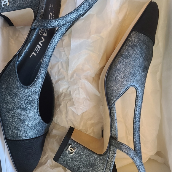 Chanel Cap Toe Sling, NIB, Silver/Black 35 - Picture 2 of 9